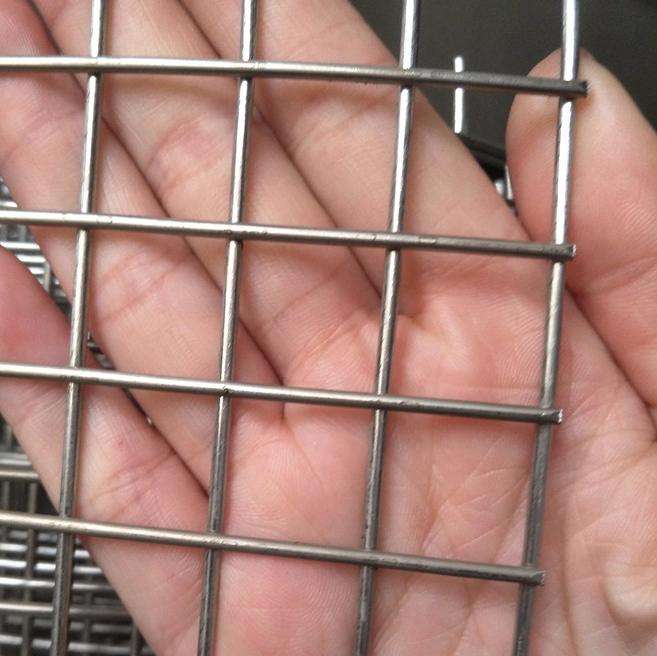 不銹鋼電焊網的質量辨別方法 不銹鋼電焊網的質量辨別方法