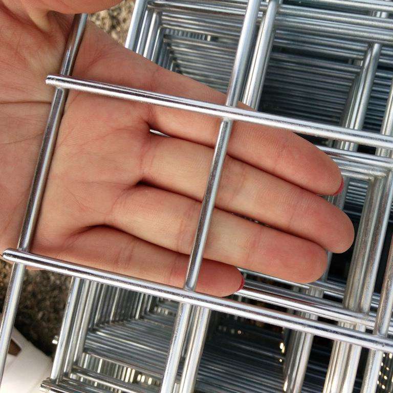 電焊鍍鋅網(wǎng)片對網(wǎng)孔尺寸的要求