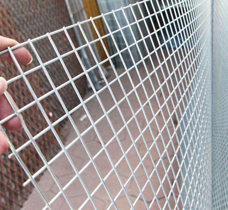 電焊鍍鋅網(wǎng)片對網(wǎng)孔尺寸的要求